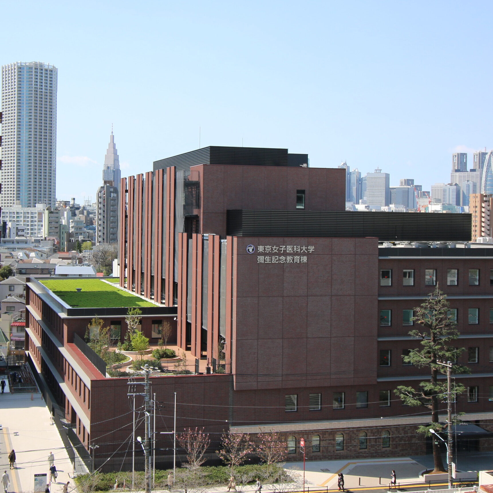 東京女子医科大学医学部 ①大学外観-小-1-e1729662367872.jpg