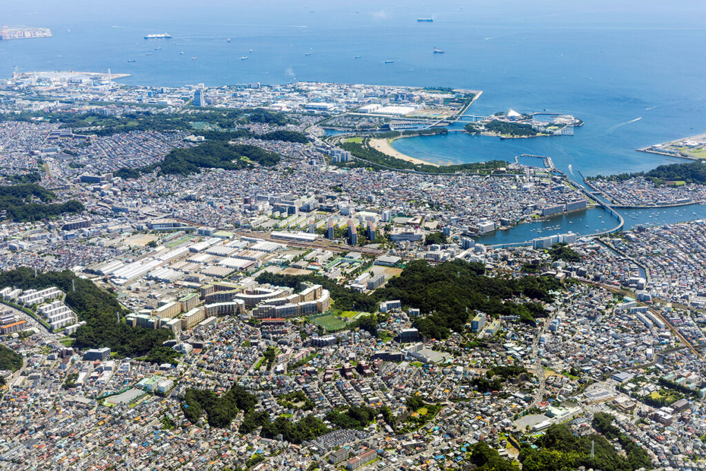 小横浜の金沢八景上空から八景島方向を空撮　 国立 医学部合格　医学部受験情報 医学部予備校 レクサス教育センター